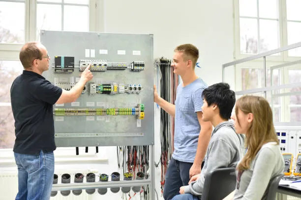 Curso de comandos elétricos no Rio de Janeiro